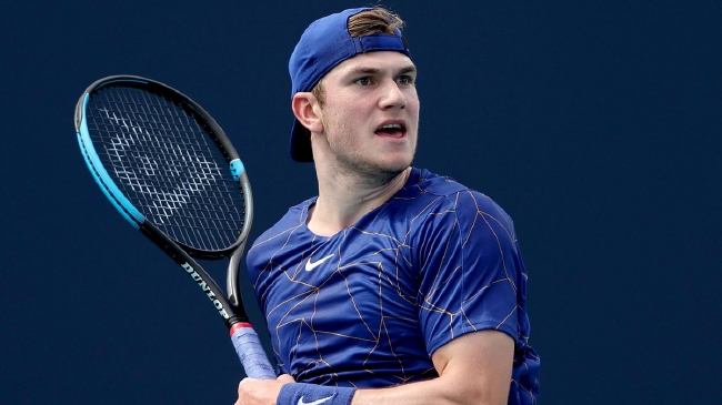 动与当地警 动与当地警