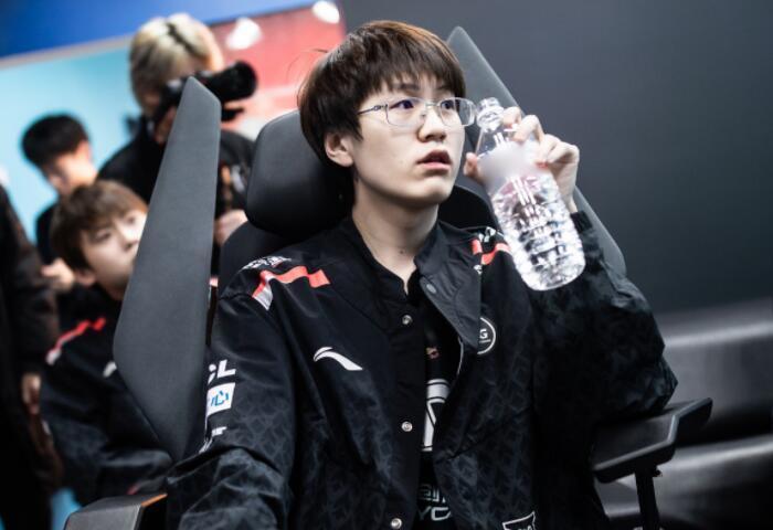 的球队之一 的球队之一