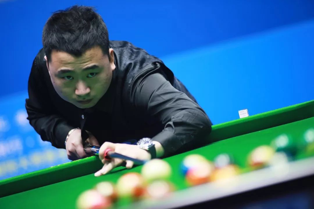 样本越大越 样本越大越